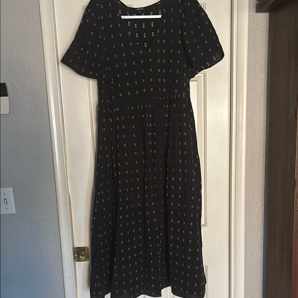 Elegant Black Patterned Dress